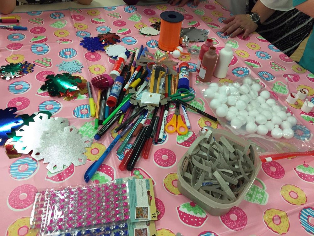 Jede Menge Bastelmaterial 2016 12 15 Kinderweihnacht 02